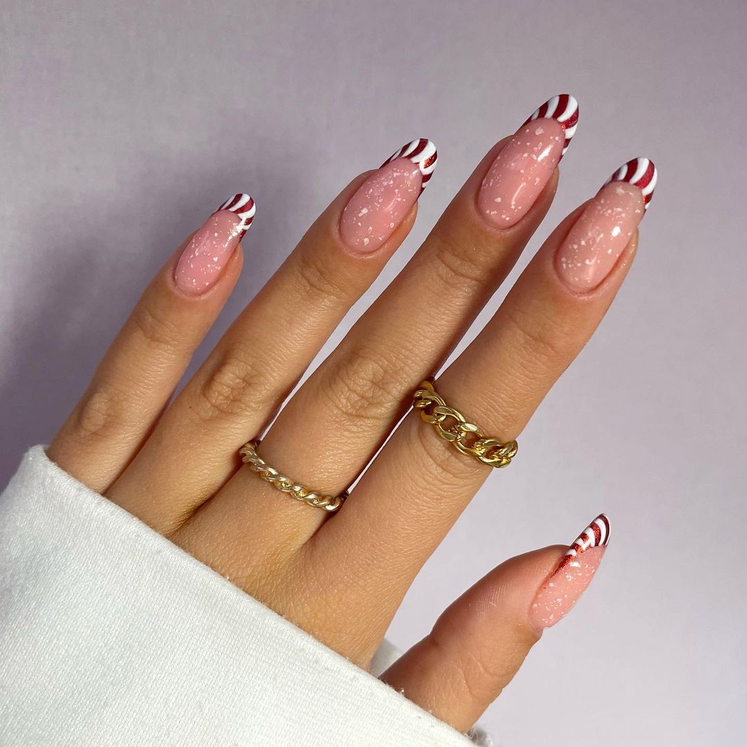 French nail art ideas and designs for 2021 christmas - Red and white French tips - @naileditbeauty