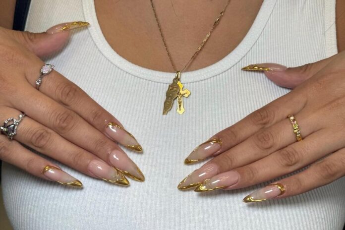 Gold chrome nail art designs - featured - Major Mag